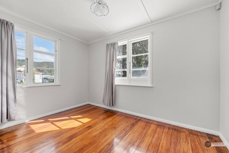 Photo of property in 66 Wilkie Crescent, Naenae, Lower Hutt, 5011