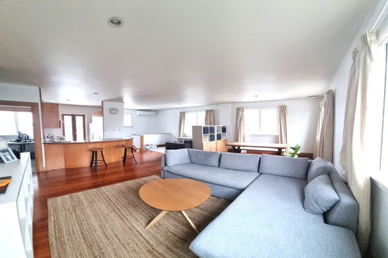 Photo of property in 1 Edge Hill, Mount Victoria, Wellington, 6011