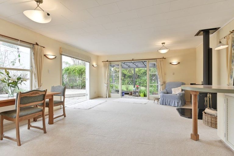 Photo of property in 6 Carl Avenue, Havelock North, 4130