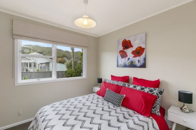 Photo of property in 3 Ranelagh Terrace, Karori, Wellington, 6012