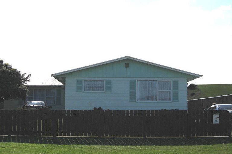 Photo of property in 16 Hood Street, Castlecliff, Whanganui, 4501