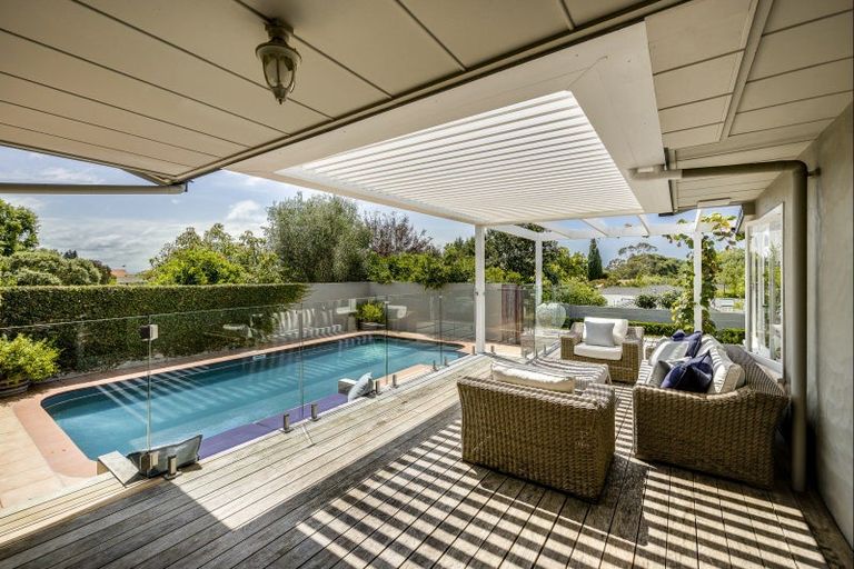 Photo of property in 16 Kopanga Road, Havelock North, 4130