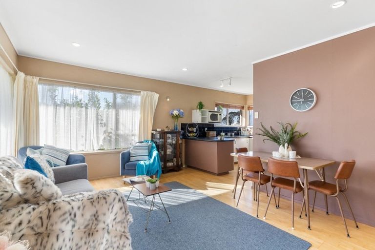 Photo of property in 1/71 Bentley Avenue, Glenfield, Auckland, 0629