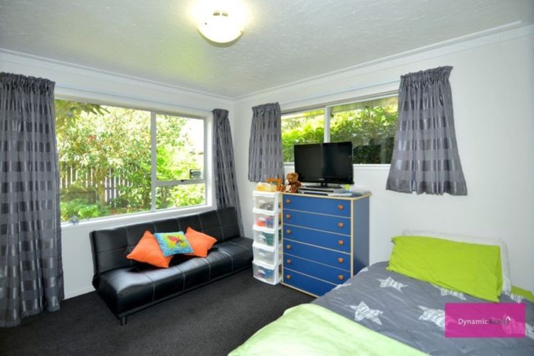 Photo of property in 17 Witbrock Crescent, Burnside, Christchurch, 8053