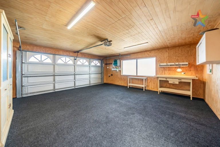 Photo of property in 27 Simpson Crescent, Raumati Beach, Paraparaumu, 5032