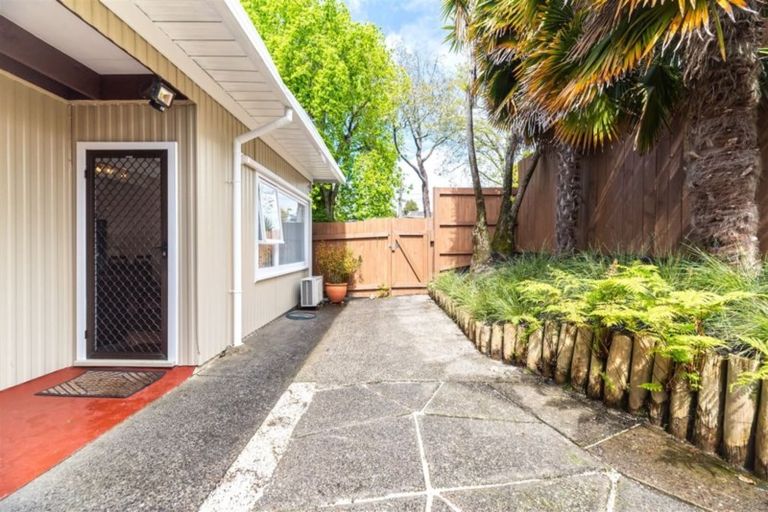 Photo of property in 1/289 Swanson Road, Ranui, Auckland, 0612