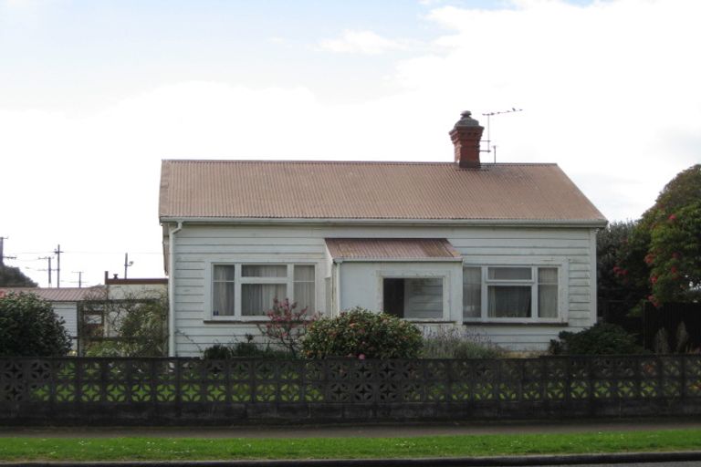 Photo of property in 120 Cracroft Street, Waitara, 4320