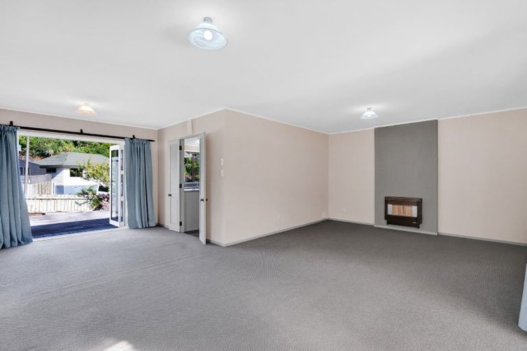 Photo of property in 87 Heta Road, Highlands Park, New Plymouth, 4312