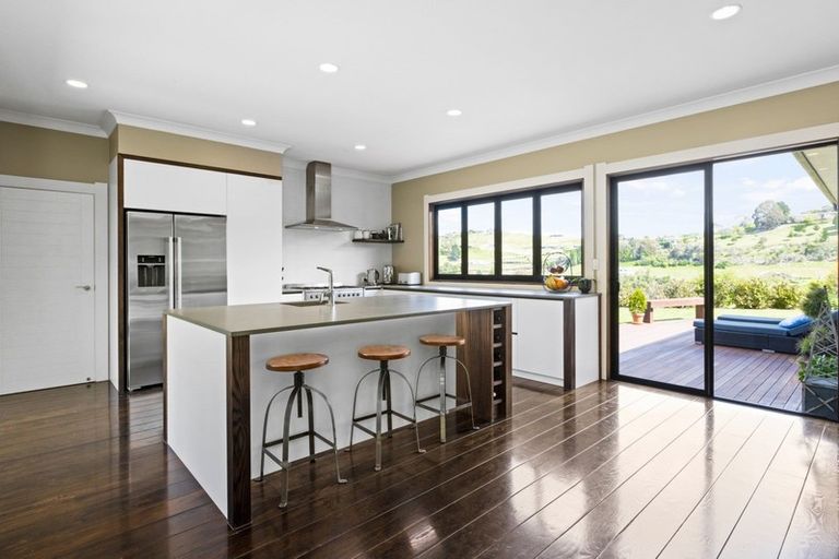 Photo of property in 18 Lakeview Terrace, Taradale, Napier, 4112