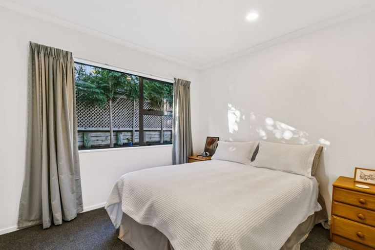 Photo of property in 7 Montcalm Close, Orewa, 0931