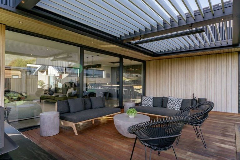 Photo of property in 11 Sapphire Spring Rise, Wanaka, 9305