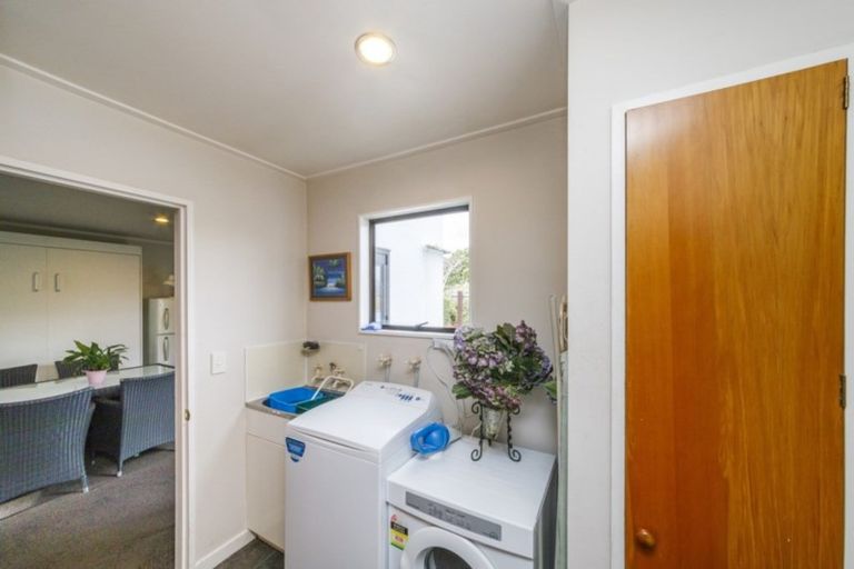 Photo of property in 25 Follett Street, Marton, 4710