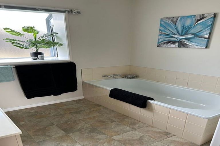 Photo of property in 1/9 Belmere Rise, Farm Cove, Auckland, 2012