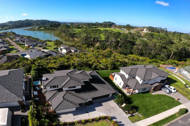 Photo of property in 82 Pohutukawa Parade, Riverhead, 0820