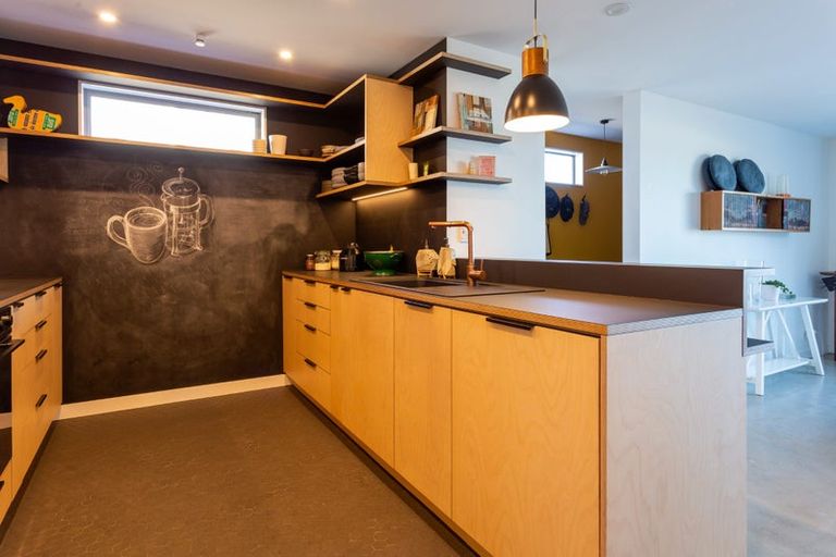 Photo of property in 394 The Esplanade, Island Bay, Wellington, 6023