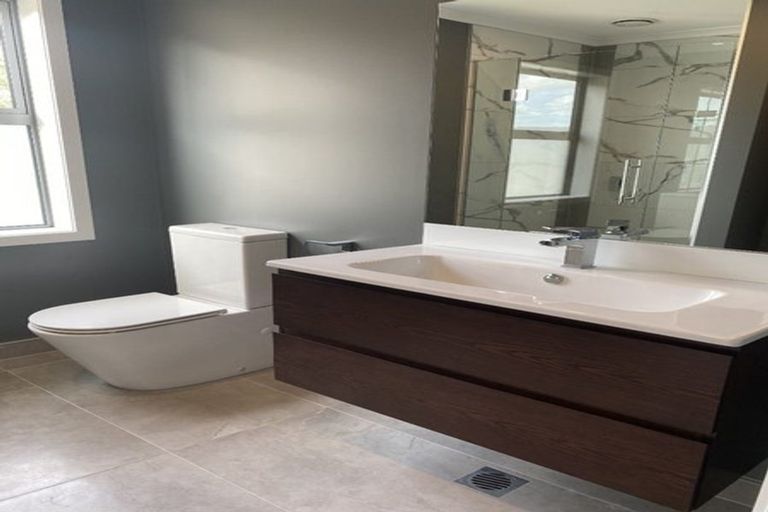 Photo of property in 9 John Reynolds Square, Hutt Central, Lower Hutt, 5010