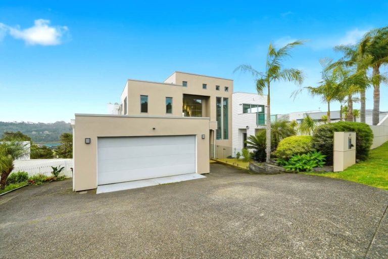 Photo of property in 122 Kittiwake Drive, Schnapper Rock, Auckland, 0632