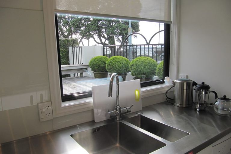 Photo of property in 22 King Edward Parade, Devonport, Auckland, 0624