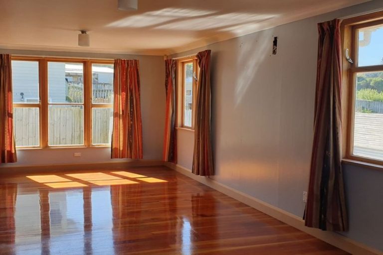 Photo of property in 61 Jillett Street, Titahi Bay, Porirua, 5022