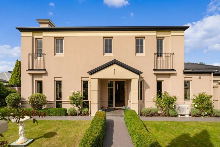 Photo of property in 12 Chateau Drive, Burnside, Christchurch, 8053