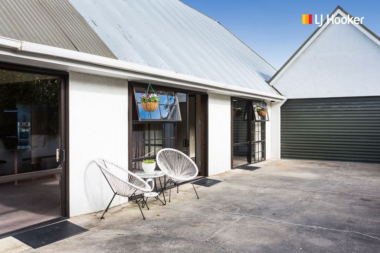 Photo of property in 220 South Road, Caversham, Dunedin, 9012