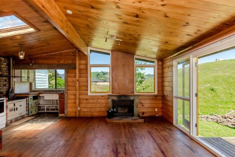 Photo of property in 112 Ngarara Road, Waikanae, 5036