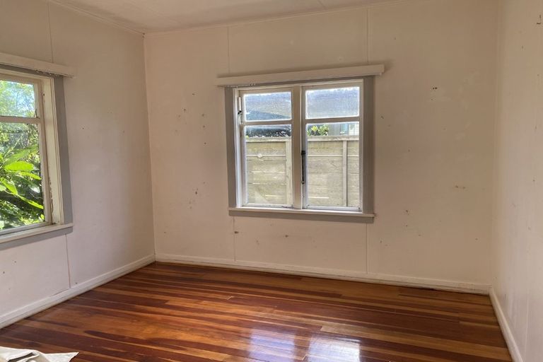 Photo of property in 33 Aperahama Street, Paekakariki, 5034