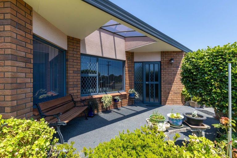 Photo of property in 81 Wallace Place, Westown, New Plymouth, 4310