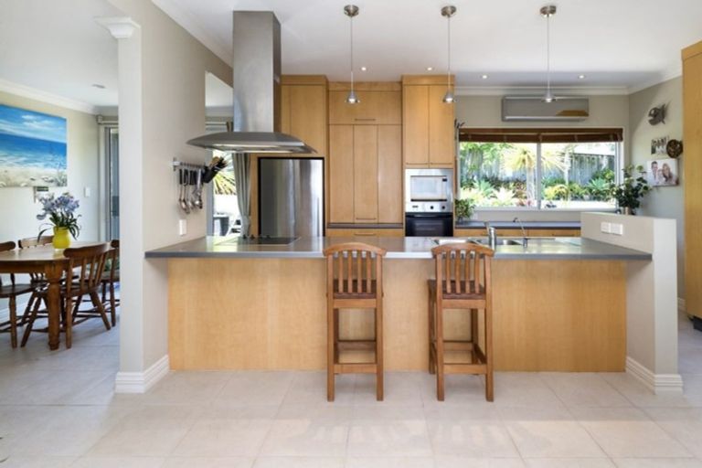 Photo of property in 4a Cleary Terrace, Cockle Bay, Auckland, 2014