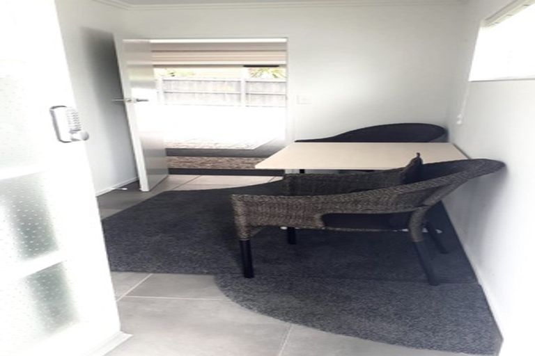 Photo of property in 1/88 East Coast Road, Milford, Auckland, 0620