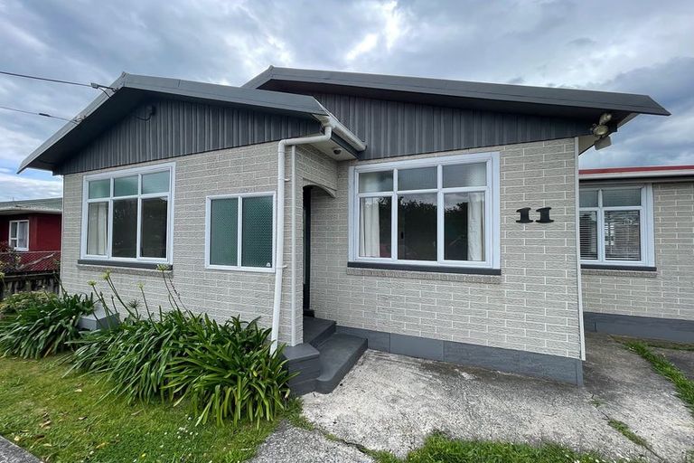 Photo of property in 11 West Coast Road, Glen Eden, Auckland, 0602