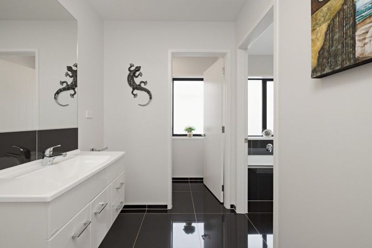 Photo of property in 20 Montia Close, Papamoa Beach, Papamoa, 3118