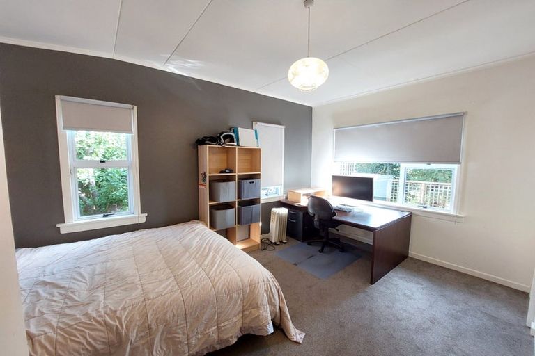 Photo of property in 12a Burns Street, Westown, New Plymouth, 4310