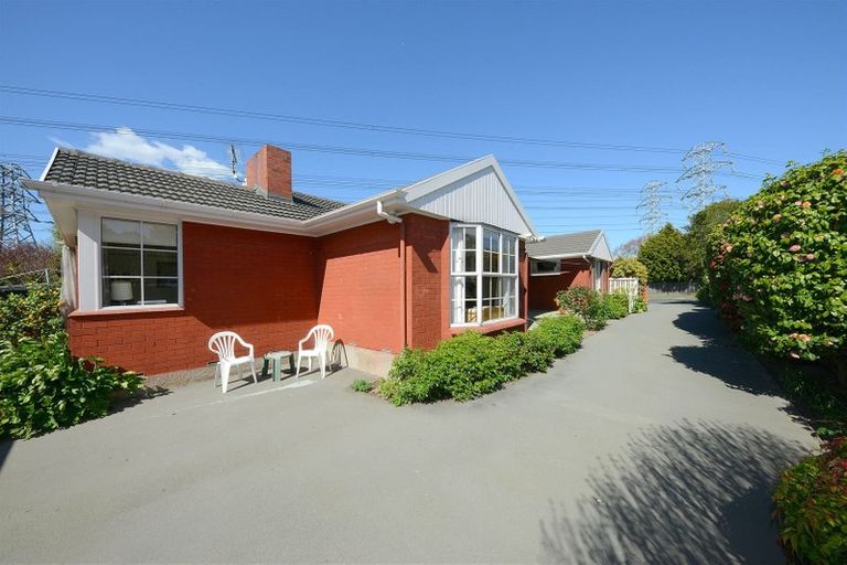Photo of property in 22 Ambleside Drive, Burnside, Christchurch, 8053