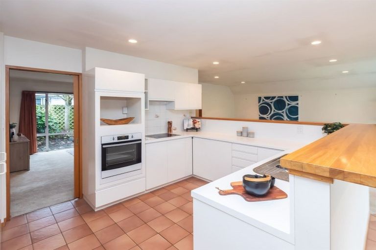 Photo of property in 255 Avonhead Road, Avonhead, Christchurch, 8042