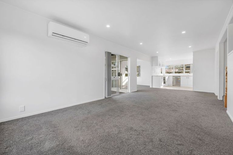 Photo of property in 44 Eugenia Rise, Totara Heights, Auckland, 2105