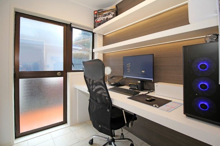 Photo of property in 2/30 Corunna Road, Milford, Auckland, 0620