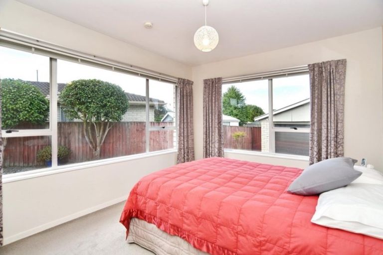 Photo of property in 24 Jenkins Avenue, Redwood, Christchurch, 8051