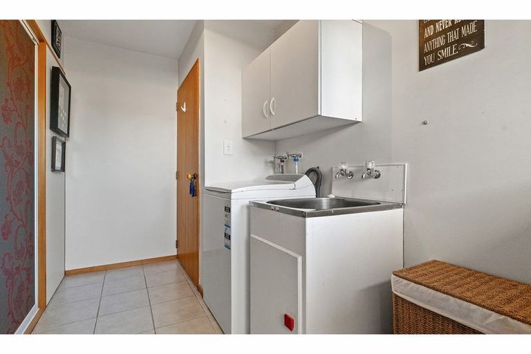 Photo of property in 2/2 Fountainhead Lane, Hillmorton, Christchurch, 8025