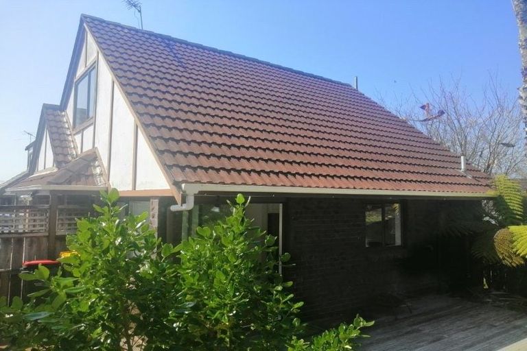 Photo of property in 2/13 Rapallo Place, Farm Cove, Auckland, 2012