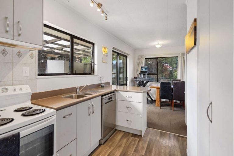 Photo of property in 1 Bullmore Place, Pukehangi, Rotorua, 3015