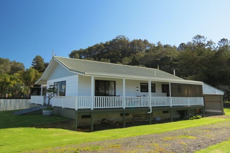 Photo of property in 348 Wharf Road, Coromandel, 3506
