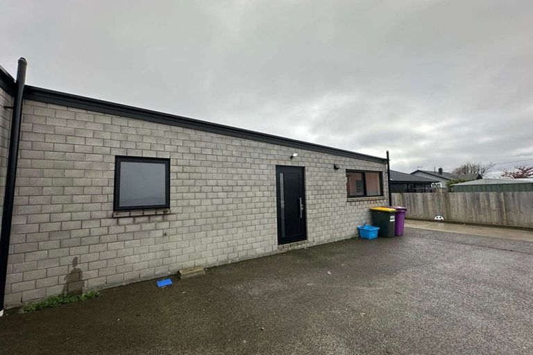 Photo of property in 28a Sussex Street, Levin, 5510