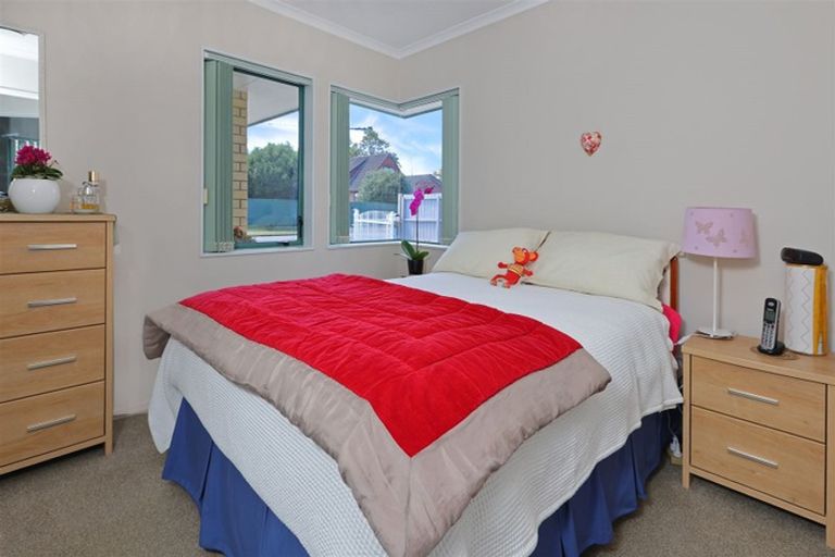Photo of property in 1 Poinsettia Place, Henderson, Auckland, 0610