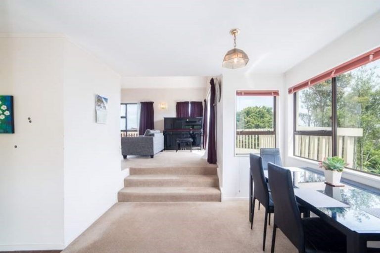 Photo of property in 1/386 Glenfield Road, Glenfield, Auckland, 0629
