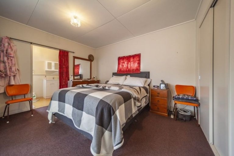 Photo of property in 15 Keppel Street, Porangahau, 4291