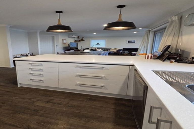 Photo of property in 5 Turnbull Crescent, Wanaka, 9305