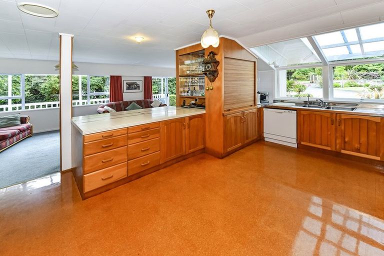 Photo of property in 283 Kaipara Road, Papakura, 2582