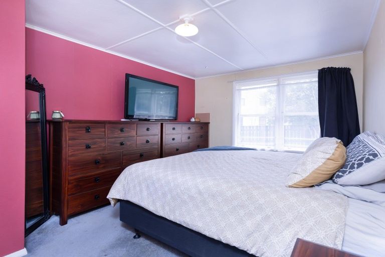 Photo of property in 11 Kummer Crescent, Masterton, 5810