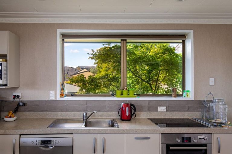 Photo of property in 10 View Road, Bridge Hill, Alexandra, 9320